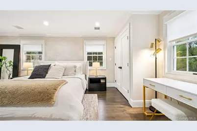 305 Nassau Avenue, Manhasset, NY 11030 - Photo 18