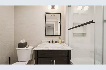 305 Nassau Avenue, Manhasset, NY 11030 - Photo 22