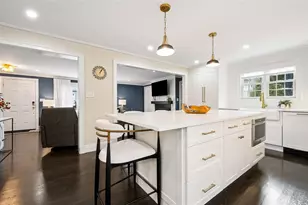 305 Nassau Ave, Manhasset, NY 11030 - Photo 10