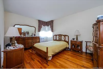 212 Lakeview Avenue, Malverne, NY 11565 - Photo 12