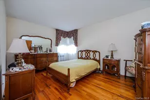 212 Lakeview Ave, Malverne, NY 11565 - Photo 12