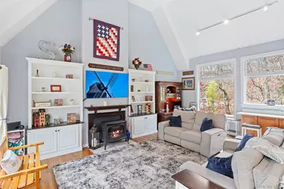 107 Spinney Road, East Quogue, NY 11942 - Photo 4