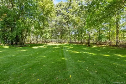 107 Spinney Road, East Quogue, NY 11942 - Photo 24