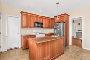 90 Meucci Ave, Copiague, NY 11726 - Photo 6