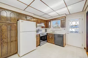 44 Clark St, Huntington, NY 11743 - Photo 18