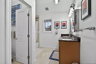 42 Highfield Ln, Roslyn Heights, NY 11577 - Photo 22