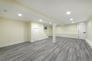 116 Beach Ave, Bellmore, NY 11710 - Photo 22