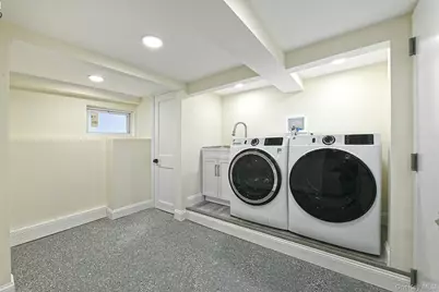 116 Beach Avenue, Bellmore, NY 11710 - Photo 18