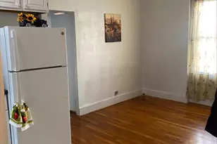 21-67 33 St, Astoria, NY 11105 - Photo 4