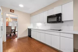 38 Hazelwood Dr, Jericho, NY 11753 - Photo 4