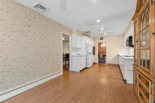 38 Hazelwood Dr, Jericho, NY 11753 - Photo 6