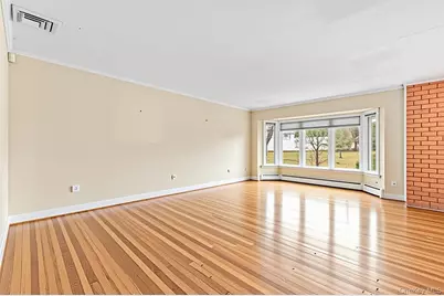 38 Hazelwood Drive, Jericho, NY 11753 - Photo 8