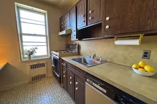 315 King, Port Chester, NY 10573 - Photo 10