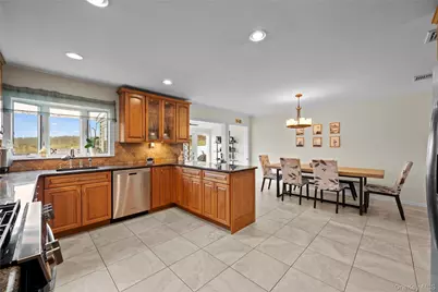 625 Edgewater Road, Oakdale, NY 11769 - Photo 14
