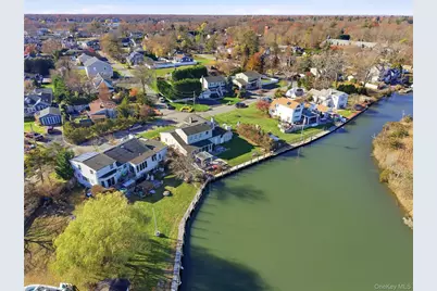 625 Edgewater Road, Oakdale, NY 11769 - Photo 46