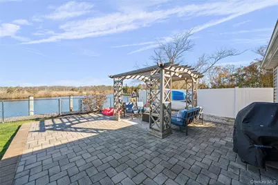 625 Edgewater Road, Oakdale, NY 11769 - Photo 42