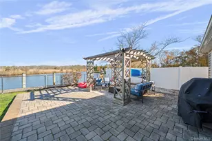 625 Edgewater Rd, Oakdale, NY 11769 - Photo 42