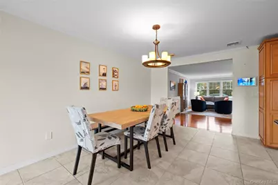 625 Edgewater Road, Oakdale, NY 11769 - Photo 18