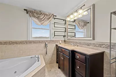 625 Edgewater Road, Oakdale, NY 11769 - Photo 34