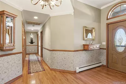 11 Vermont Avenue, Port Jefferson Station, NY 11776 - Photo 4