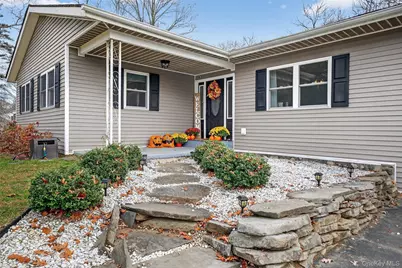 8 Ridge Road, Wallkill, NY 12589 - Photo 6