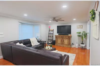 407 Tree Road, South Setauket, NY 11720 - Photo 4