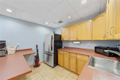 86 Maple Avenue, New City, NY 10956 - Photo 16