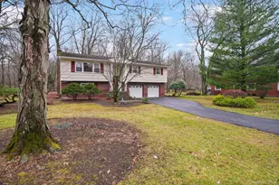 15 Marget Ann Ln, Montebello, NY 10901 - Photo 2