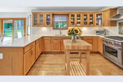 181 Landing Lane, Calverton, NY 11933 - Photo 8