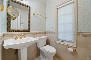 24 Beechwood Dr, Lawrence, NY 11559 - Photo 18