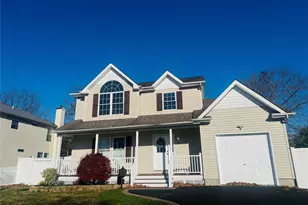 11 Elm St, Islip, NY 11751 - Photo 2