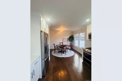 11 Elm Street, Islip, NY 11751 - Photo 10