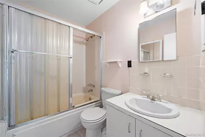 64 Stanford Court, Wantagh, NY 11793 - Photo 22