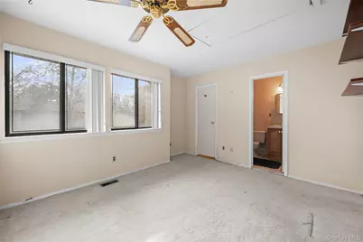 64 Stanford Court, Wantagh, NY 11793 - Photo 16