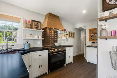 321 Rye Beach Avenue, Rye, NY 10580 - Photo 18