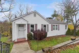 31 Amityville Rd, Sound Beach, NY 11789 - Photo 6