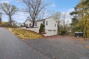 31 Amityville Rd, Sound Beach, NY 11789 - Photo 4