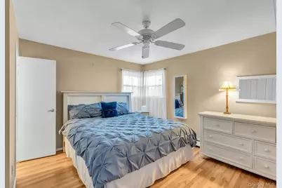 128 Wyandanch Road, Sayville, NY 11782 - Photo 12