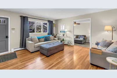 128 Wyandanch Road, Sayville, NY 11782 - Photo 4