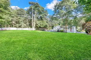 5 Robin Ln, Huntington, NY 11743 - Photo 32