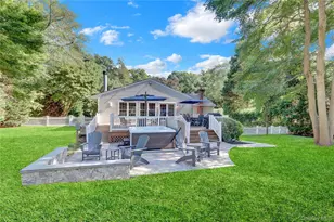 5 Robin Ln, Huntington, NY 11743 - Photo 30