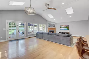 5 Robin Ln, Huntington, NY 11743 - Photo 14