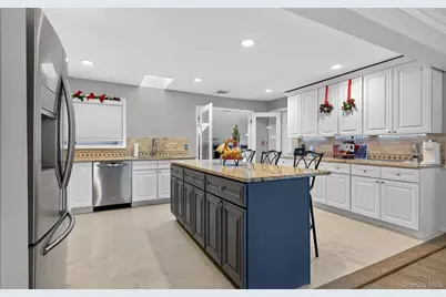 54 W 2nd Street, Freeport, NY 11520 - Photo 8