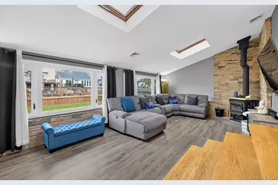 54 W 2nd Street, Freeport, NY 11520 - Photo 18