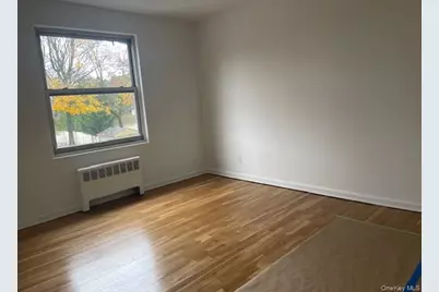 285 Central Avenue #D-7, Lawrence, NY 11559 - Photo 8