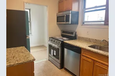 285 Central Avenue #D-7, Lawrence, NY 11559 - Photo 6