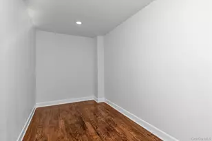 33 Prentice Rd, Levittown, NY 11756 - Photo 16