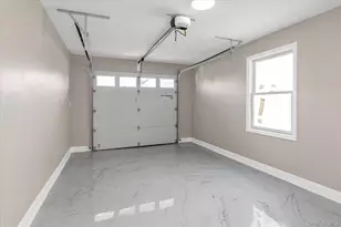 33 Prentice Rd, Levittown, NY 11756 - Photo 22