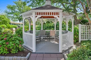 270-10 Grand Central Pkwy, Floral Park, NY 11005 - Photo 24