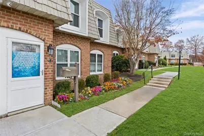 175 Main Avenue #154, Wheatley Heights, NY 11798 - Photo 2